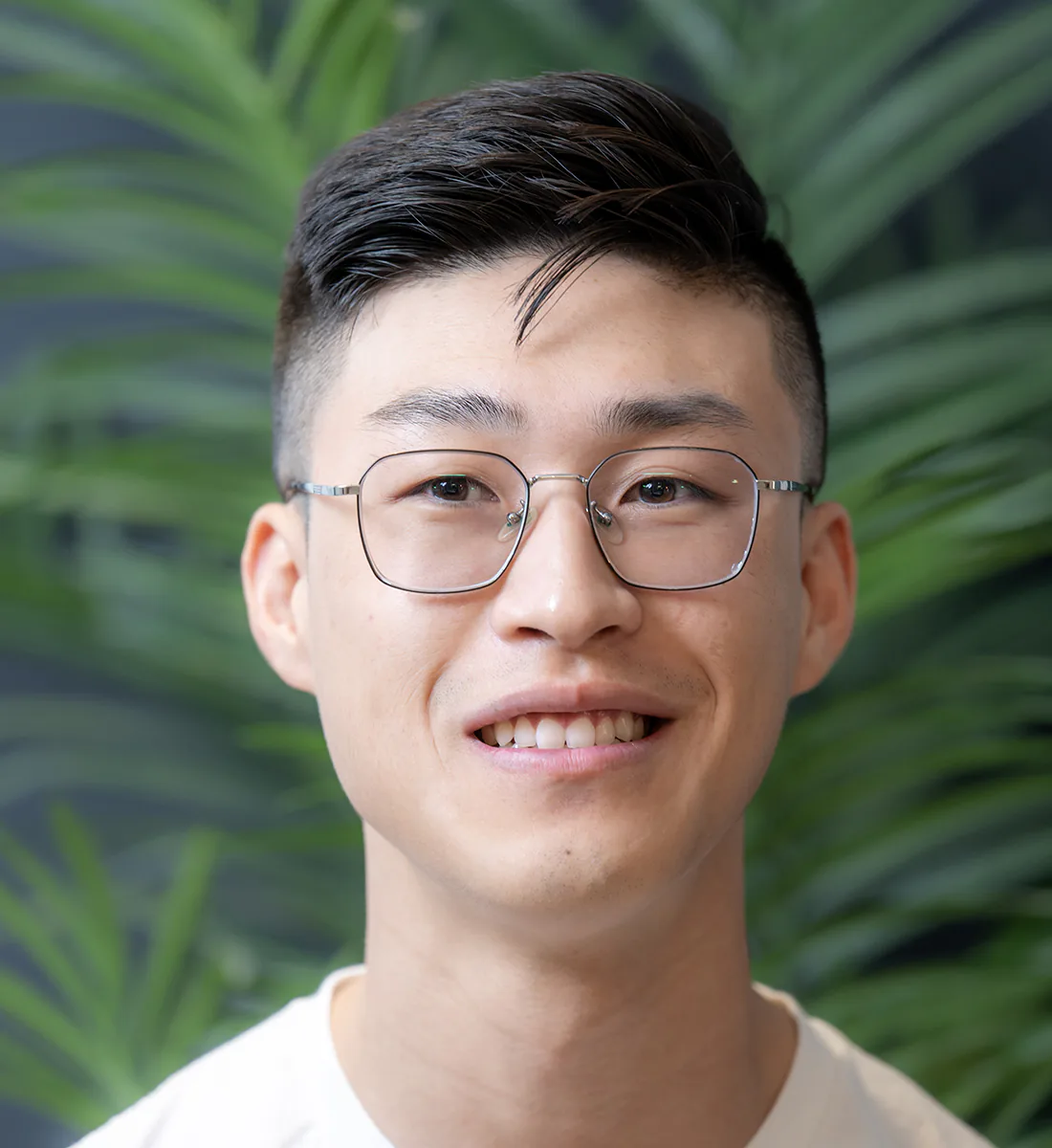 Signs you may need multiple-tooth implant-supported bridge restoration — Beverly Hills Cosmetic Dentistry